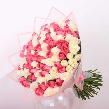 Букет из 101 розовой и белой розы