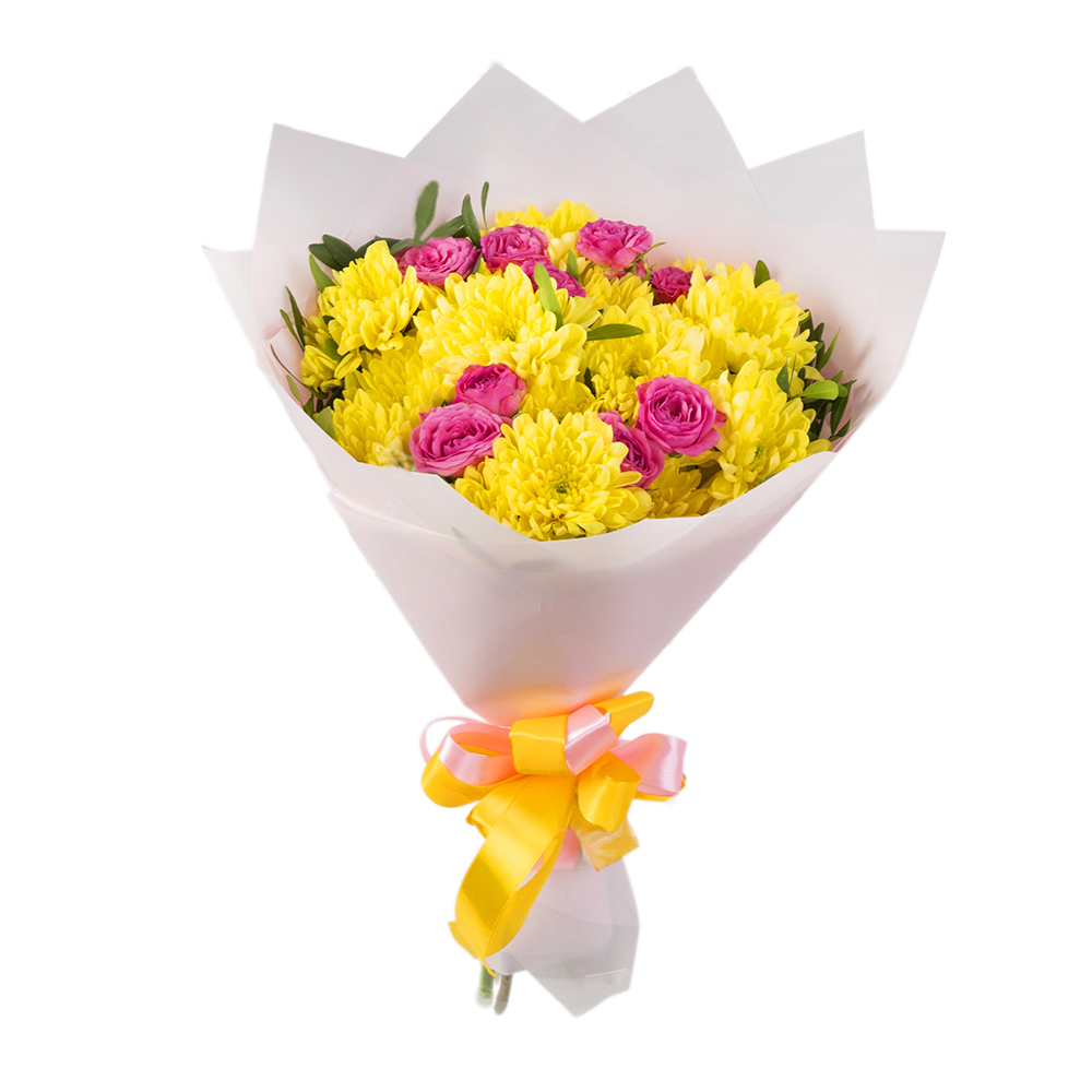 Букет из роз и хризантем в пленке