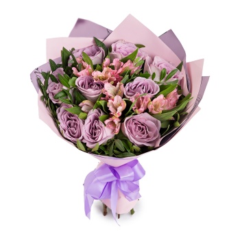 Букет из роз и альстромерий