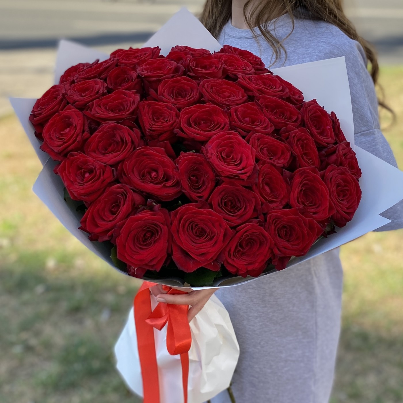 35 красных роз 50 см