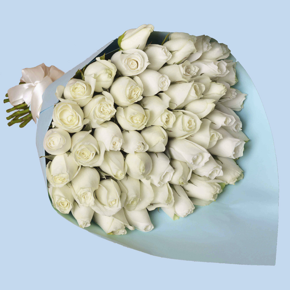 Букет из 51 белой розы в крафте