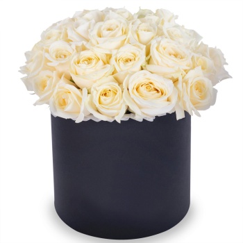 Букет из 35 белых роз premium в черной шляпной коробке