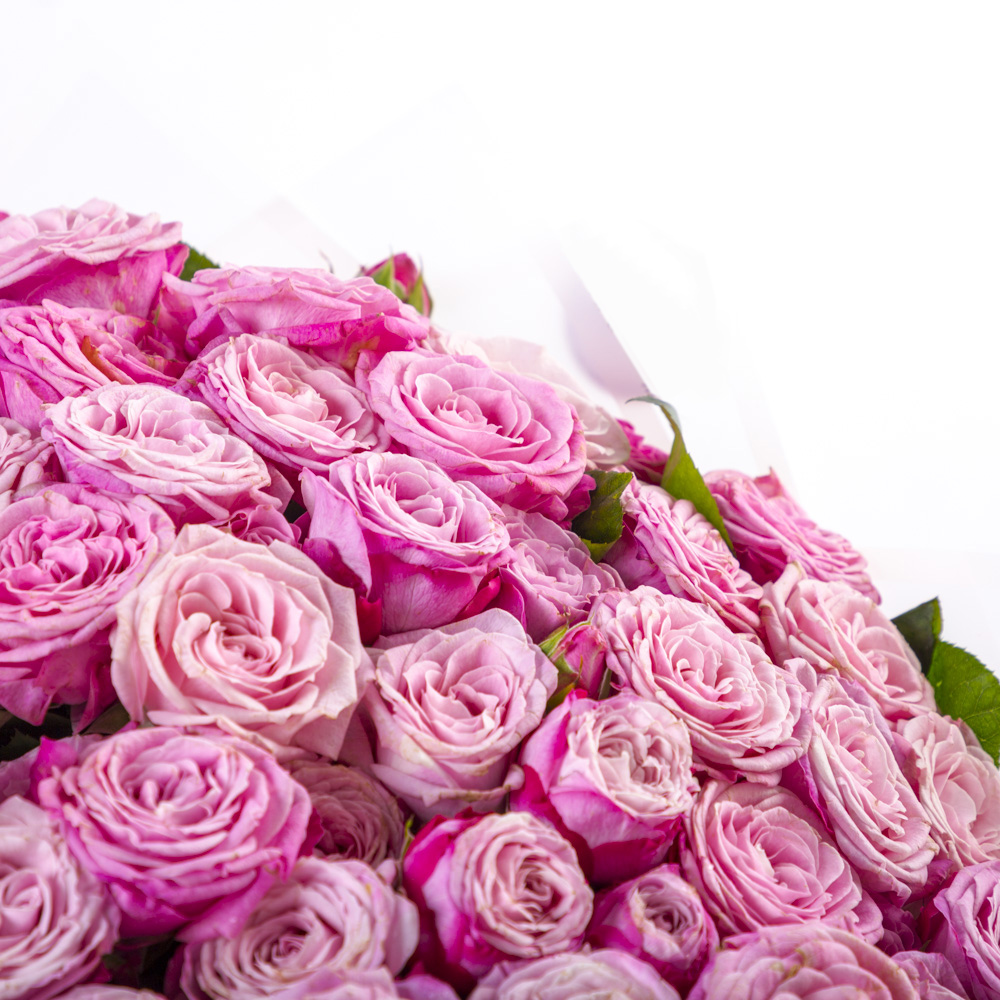 Букет из 101 розовой кустовой розы