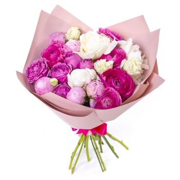 Букет из роз и ранункулюсов