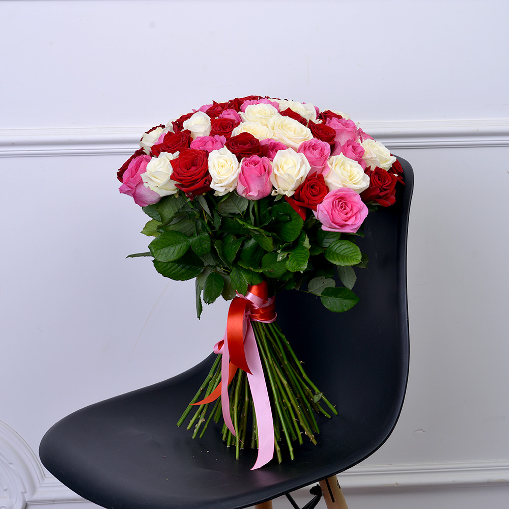 Букет из 51 разноцветной розы Premium 50 см